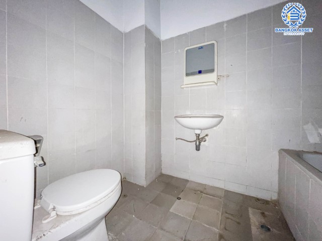 *****ทาวน์โฮมมือสองย่านนนทบุรี ม.ชุมชนวัดสำโรง บางกรวย-ไทรน้อย เนื้อที่กว้างขวางถึง 23.4 ตร.ว. ฟังก์ชัน 3 ห้องนอน 3 ห้องน้ำ 1 ที่จอดรถ บ้านทำเลดี เพียง 10 นาทีก็ถึงรถไฟฟ้าสายสีแดง "สถานีบางบำหรุ" ราคาถูดที่สุดในโครงการ! ห้ามพลาด!